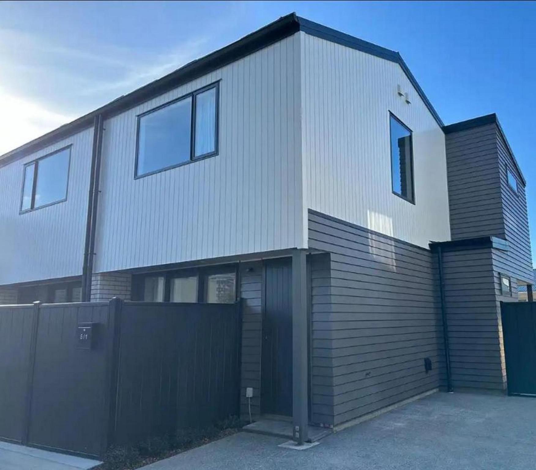 Central Modern 3-Bedroom,3- Bathroom House With Patio And Carpark- Lower Hutt City Centre エクステリア 写真