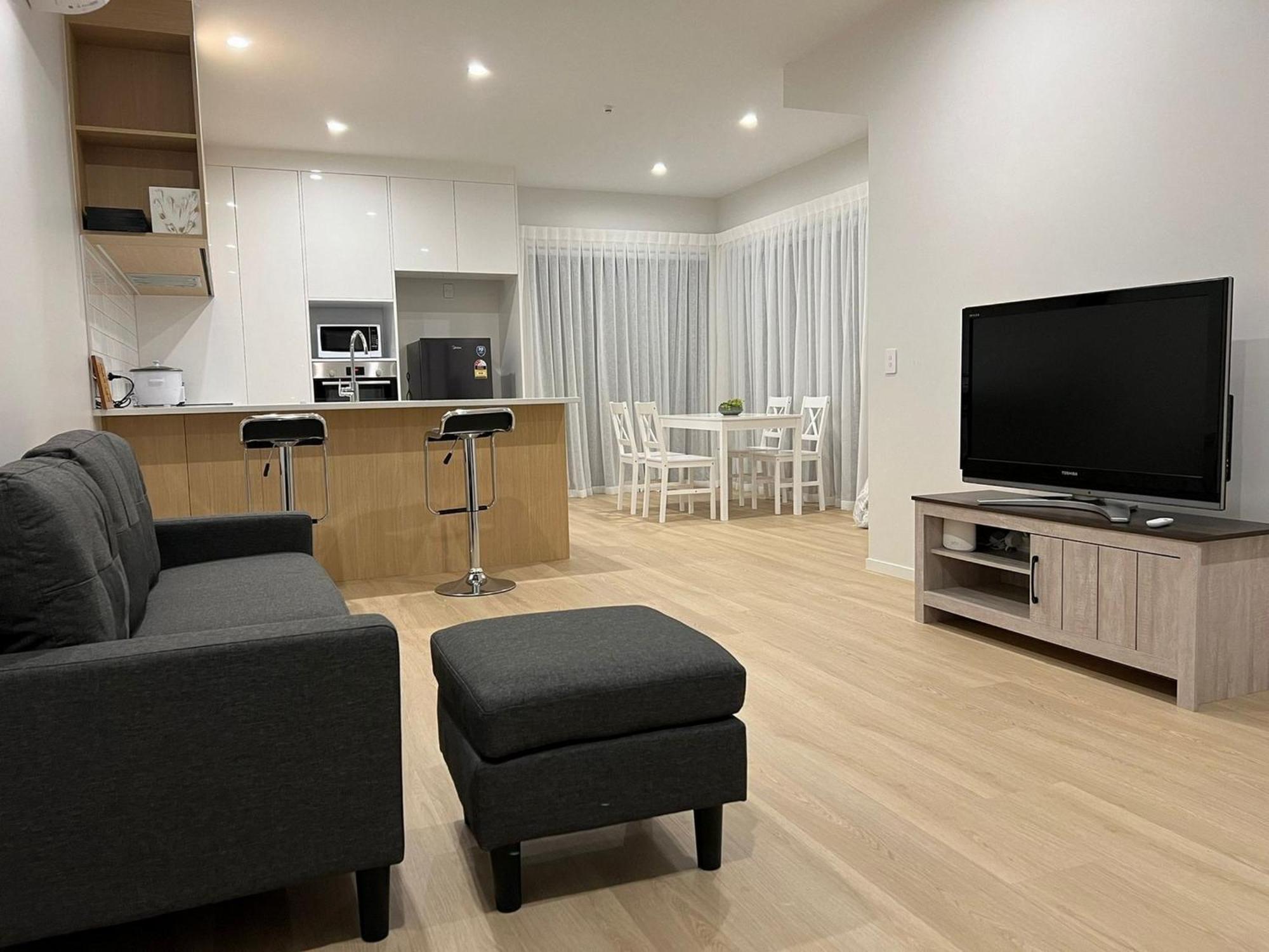 Central Modern 3-Bedroom,3- Bathroom House With Patio And Carpark- Lower Hutt City Centre エクステリア 写真