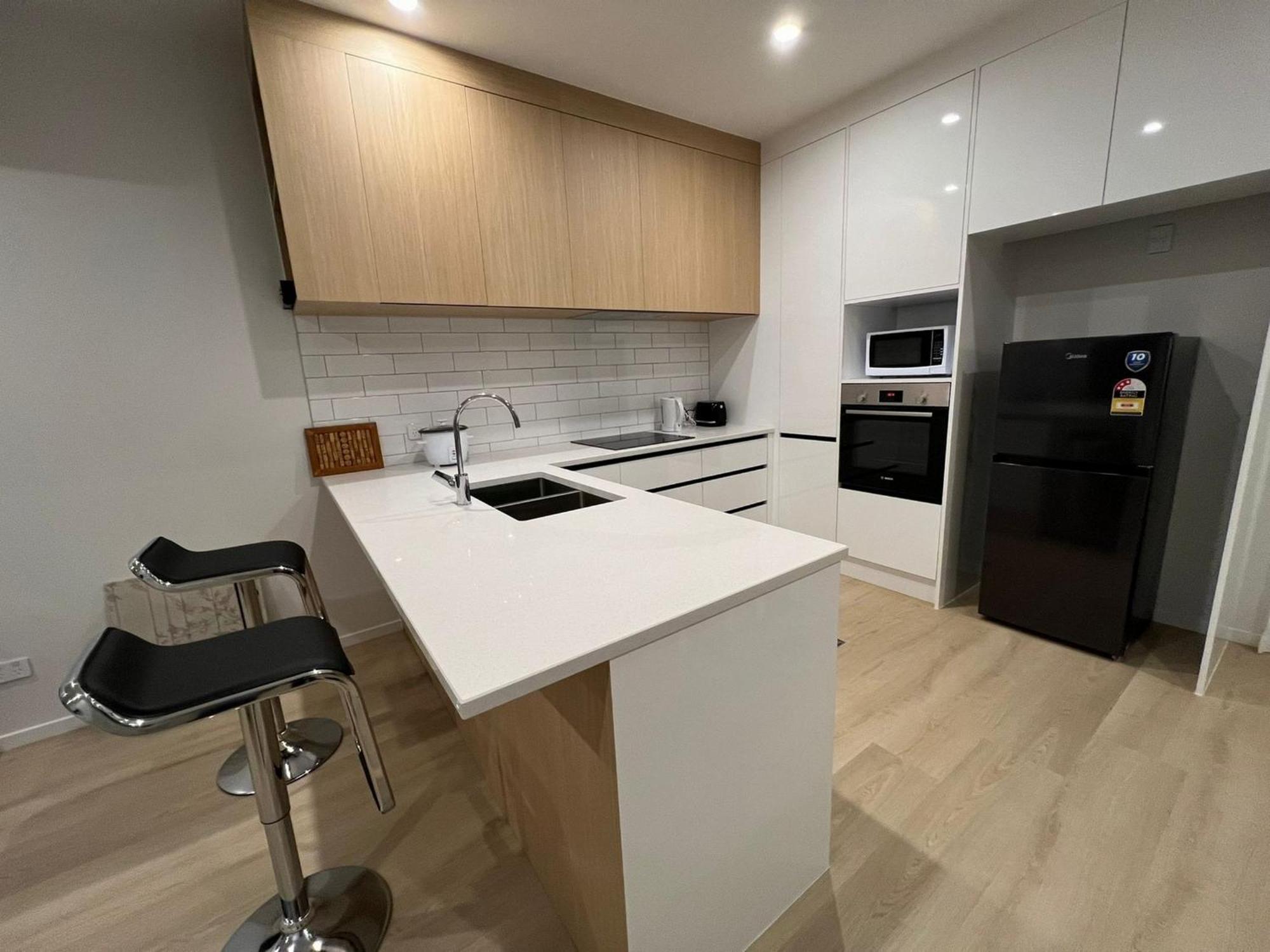 Central Modern 3-Bedroom,3- Bathroom House With Patio And Carpark- Lower Hutt City Centre エクステリア 写真