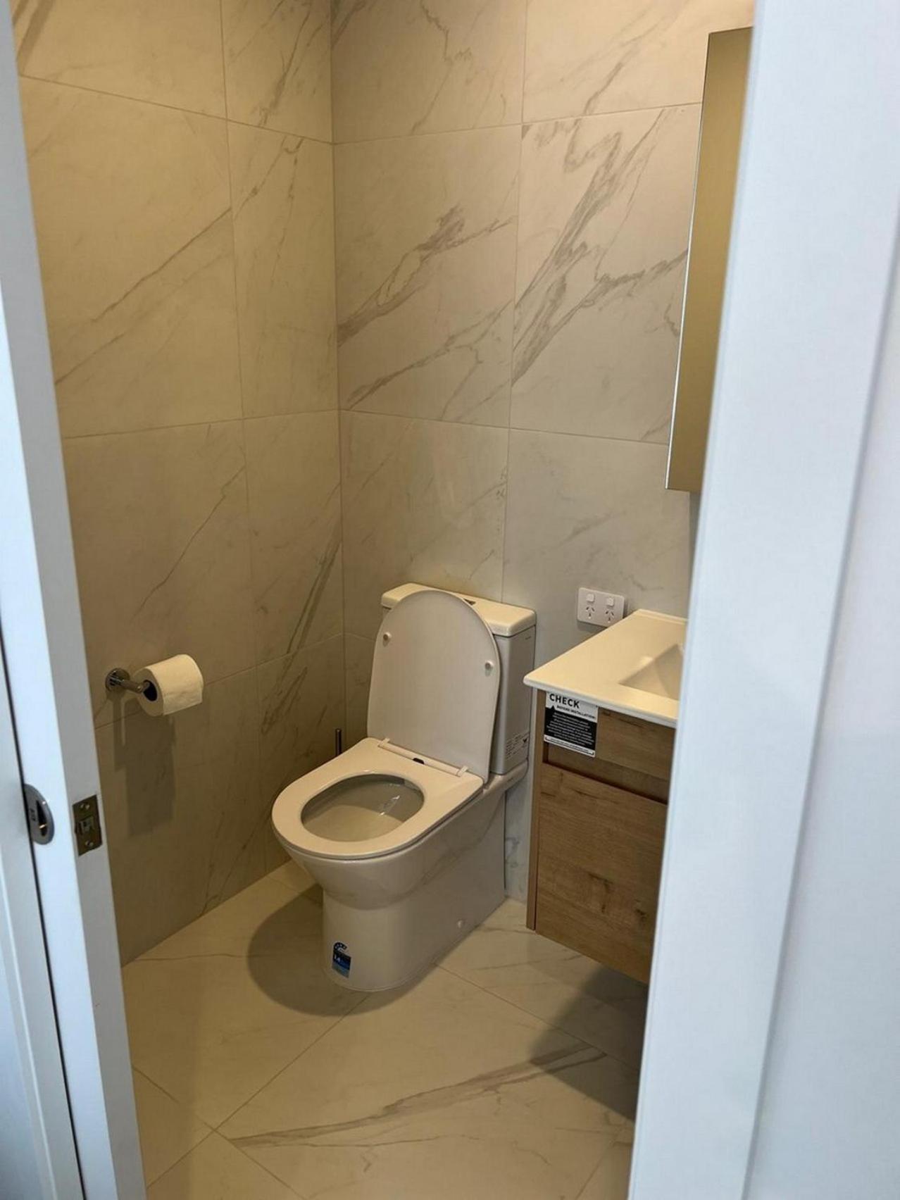 Central Modern 3-Bedroom,3- Bathroom House With Patio And Carpark- Lower Hutt City Centre エクステリア 写真