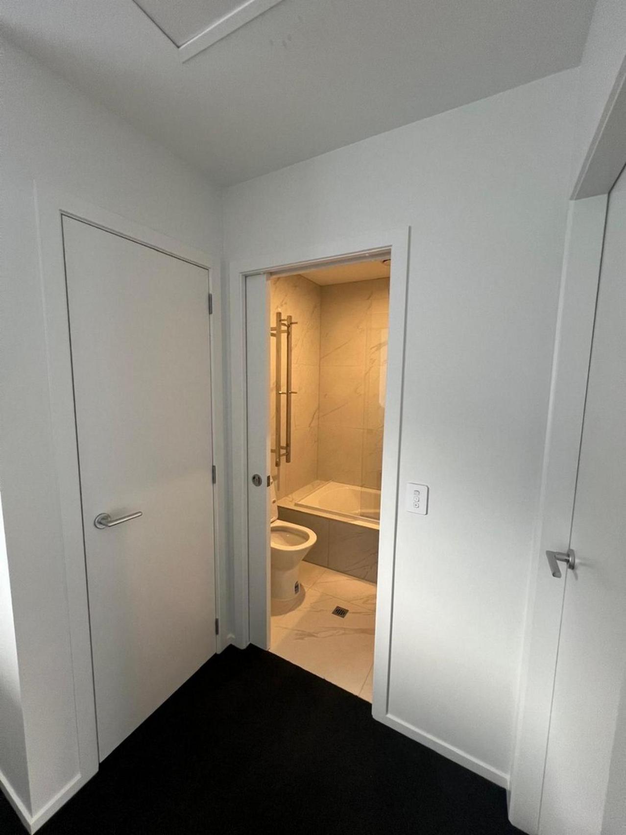 Central Modern 3-Bedroom,3- Bathroom House With Patio And Carpark- Lower Hutt City Centre エクステリア 写真