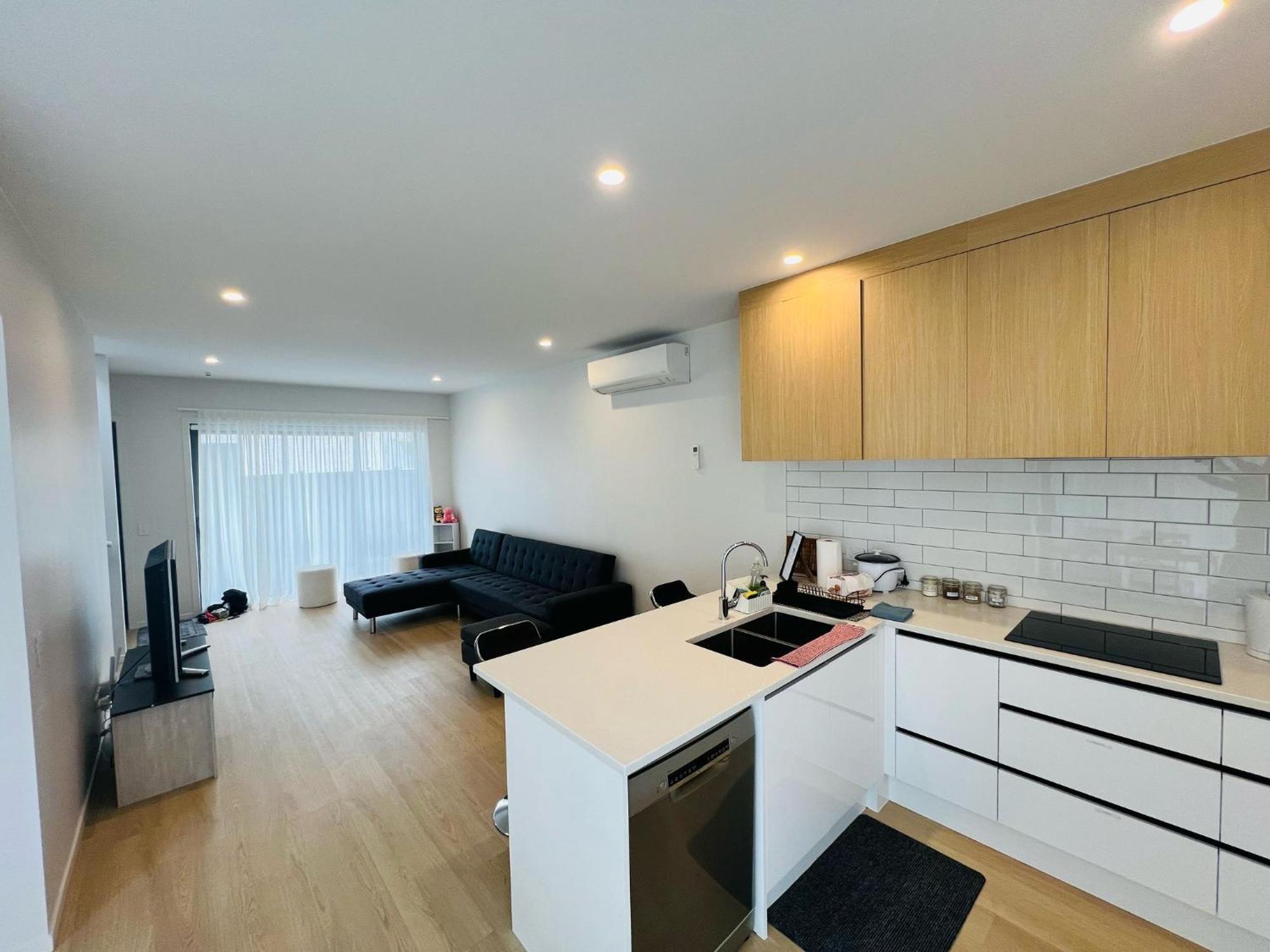 Central Modern 3-Bedroom,3- Bathroom House With Patio And Carpark- Lower Hutt City Centre エクステリア 写真