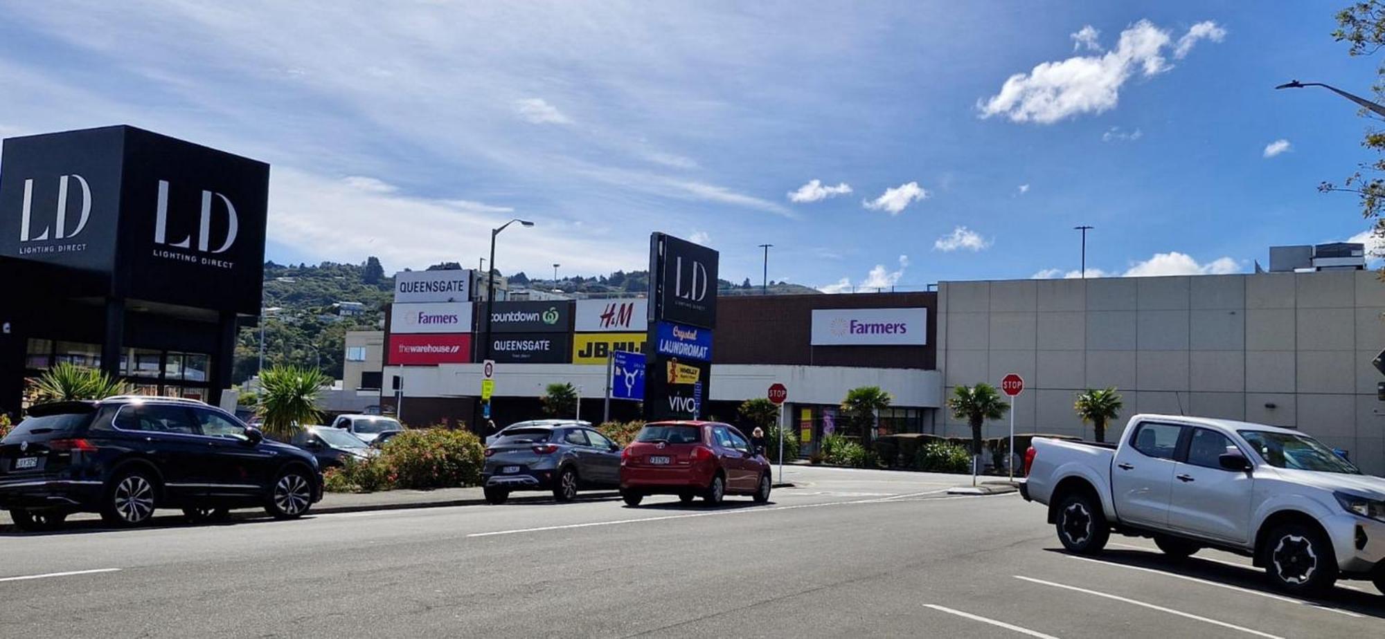 Central Modern 3-Bedroom,3- Bathroom House With Patio And Carpark- Lower Hutt City Centre エクステリア 写真