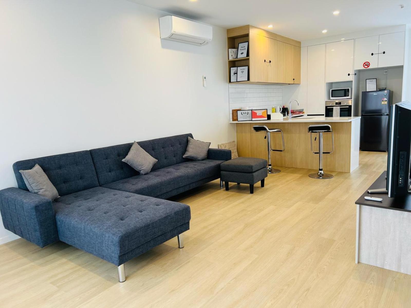 Central Modern 3-Bedroom,3- Bathroom House With Patio And Carpark- Lower Hutt City Centre エクステリア 写真